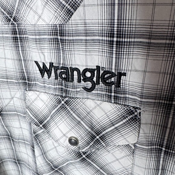 Wrangler Jack Daniels Shirt Mens M Gray Plaid Embroidered Bar Whiskey Pearl Snap - Picture 3 of 14